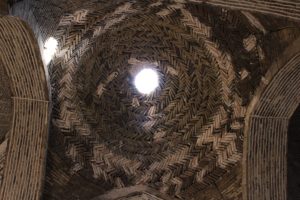 Cupolina in mattoni, Moschea del Venerdì (Moschea Jāmeh), Isfahan, Iran. Autore e Copyright Marco