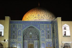 La moschea dello sceicco Lotfollah nella piazza Naqsh-e jahān, Esfahan, Iran. Autore e Copyright Marco Ramerini.
