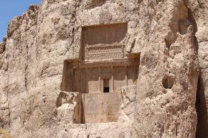 La tomba di Dario II, Naqsh-e Rostam, Iran. Autore e Copyright Marco Ramerini