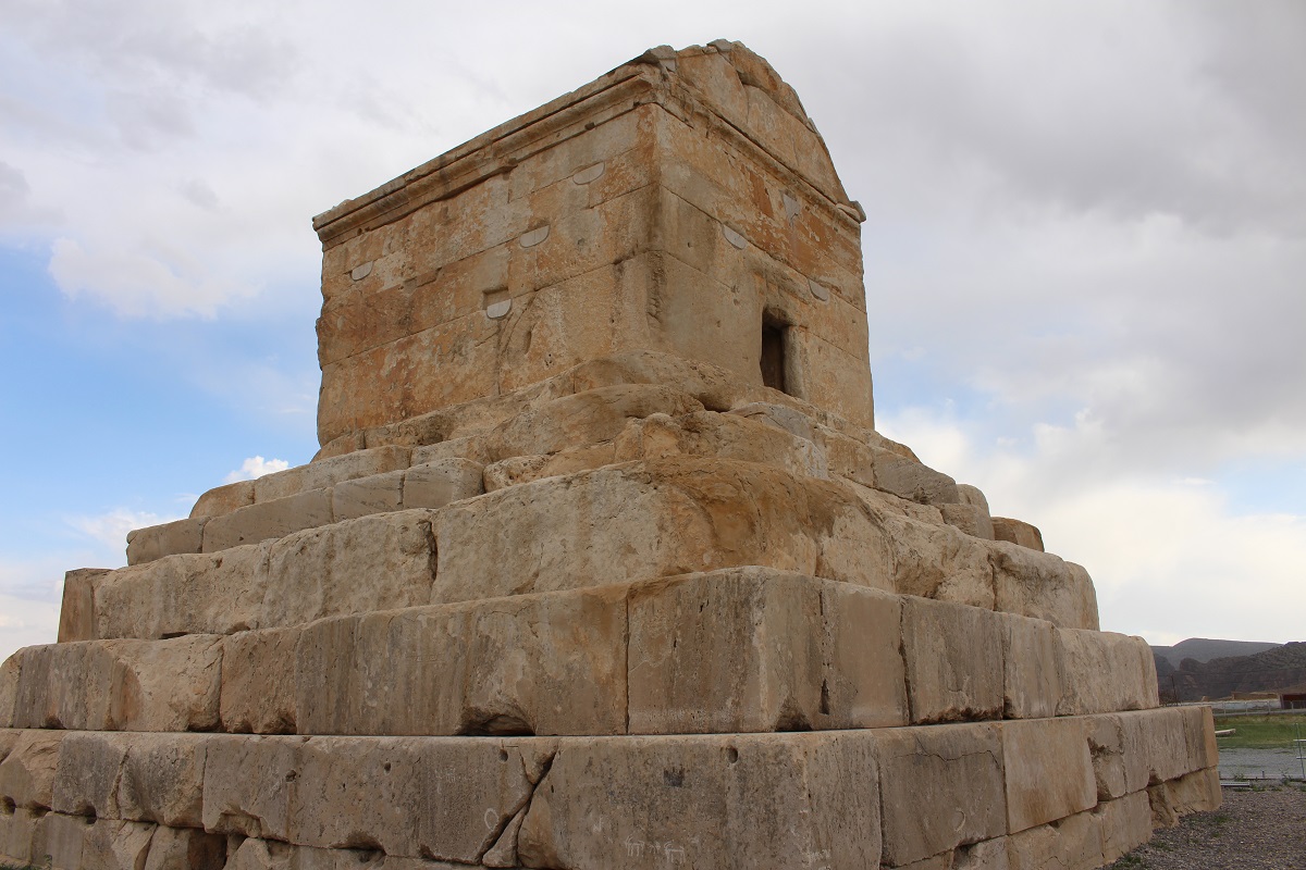 Tomba di Ciro il Grande, Pasargade, Iran. Autore e Copyright Marco Ramerini