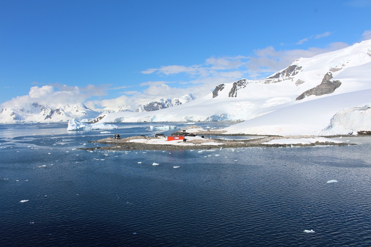 La base cilena antartica González Videla, Waterboat Point, Paradise Harbor, Antartide. Autore e Copyright Marco Ramerini